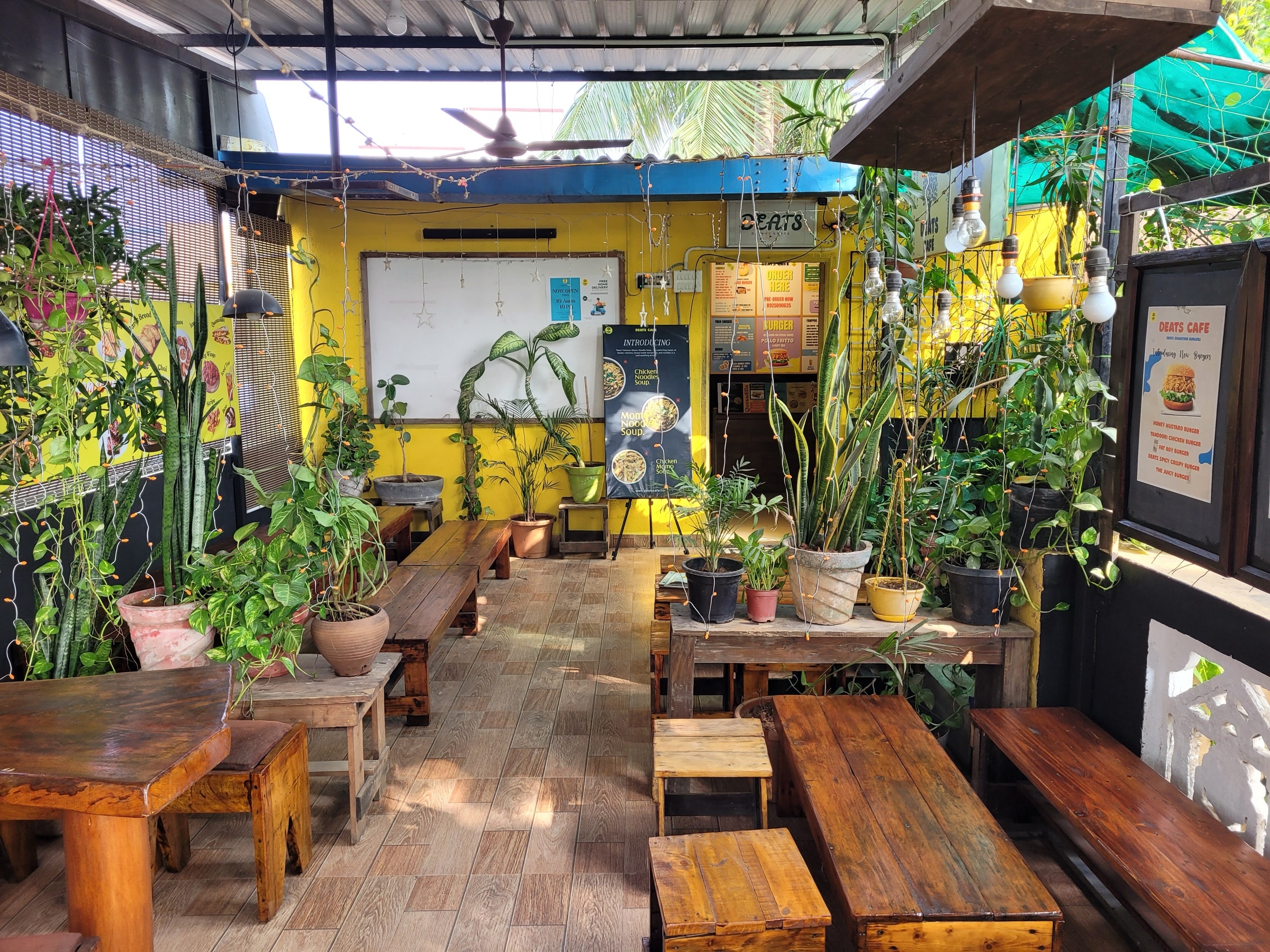 A table for friends, families and long conversations